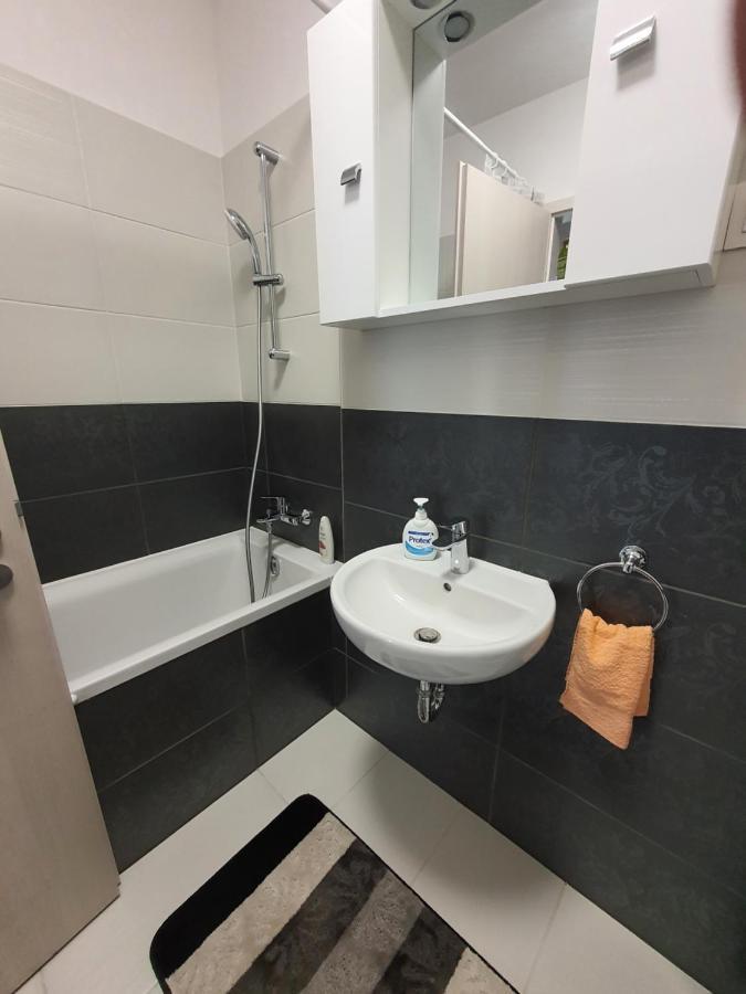 Park West Apartment - Free Parking Budapest Extérieur photo